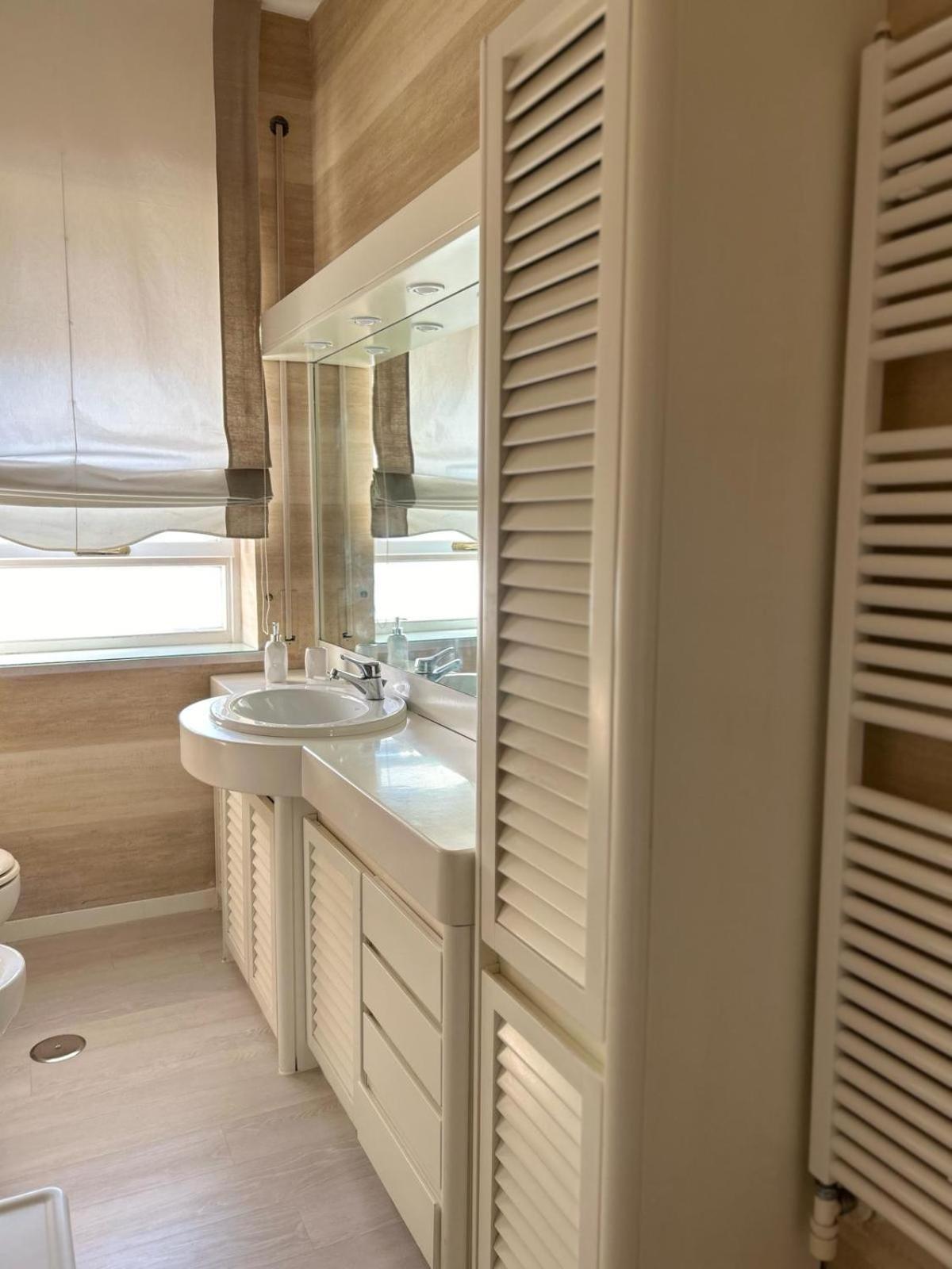 Front Beach Apartment - 3 Bedrooms Bari Exterior photo