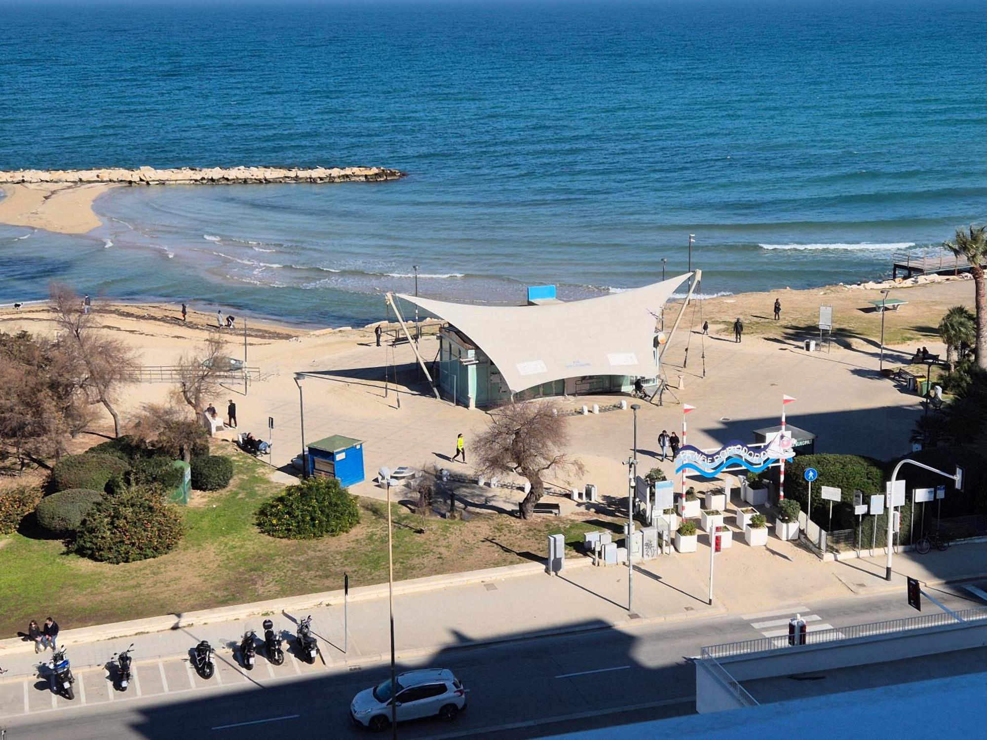 Front Beach Apartment - 3 Bedrooms Bari Exterior photo